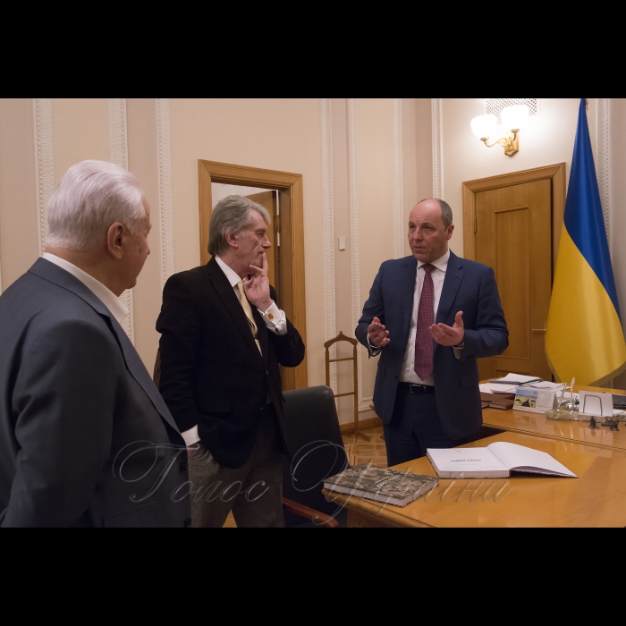 14 лютого 2018 Голова Верховної Ради відгукнувся на пропозицію Президентів України щодо запровадження Дня української державності.
Голова Верховної Ради Андрій Володимирович Парубій провів зустріч з Президентами України 1991-2010 років Леонідом Макаровичем Кравчуком та Віктором Андрійовичем Ющенком, заучасті  Першого віце-прем'єр-міністра України - Міністра економічного розвитку і торгівлі України Кубіва Степана.